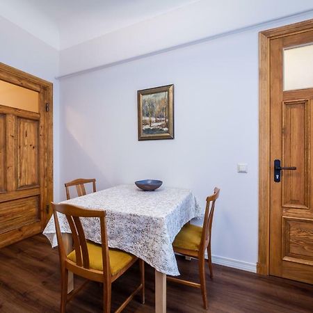 Stories Writer'S Ap 40Sqm Renovated Free Parking Apartment รีกา ภายนอก รูปภาพ